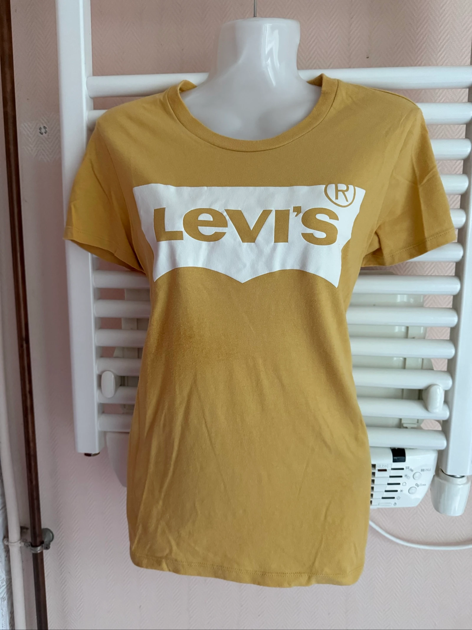 Lévis, camiseta de manga corta para mujer talla Xs, muy buen estado #levis – photo 2